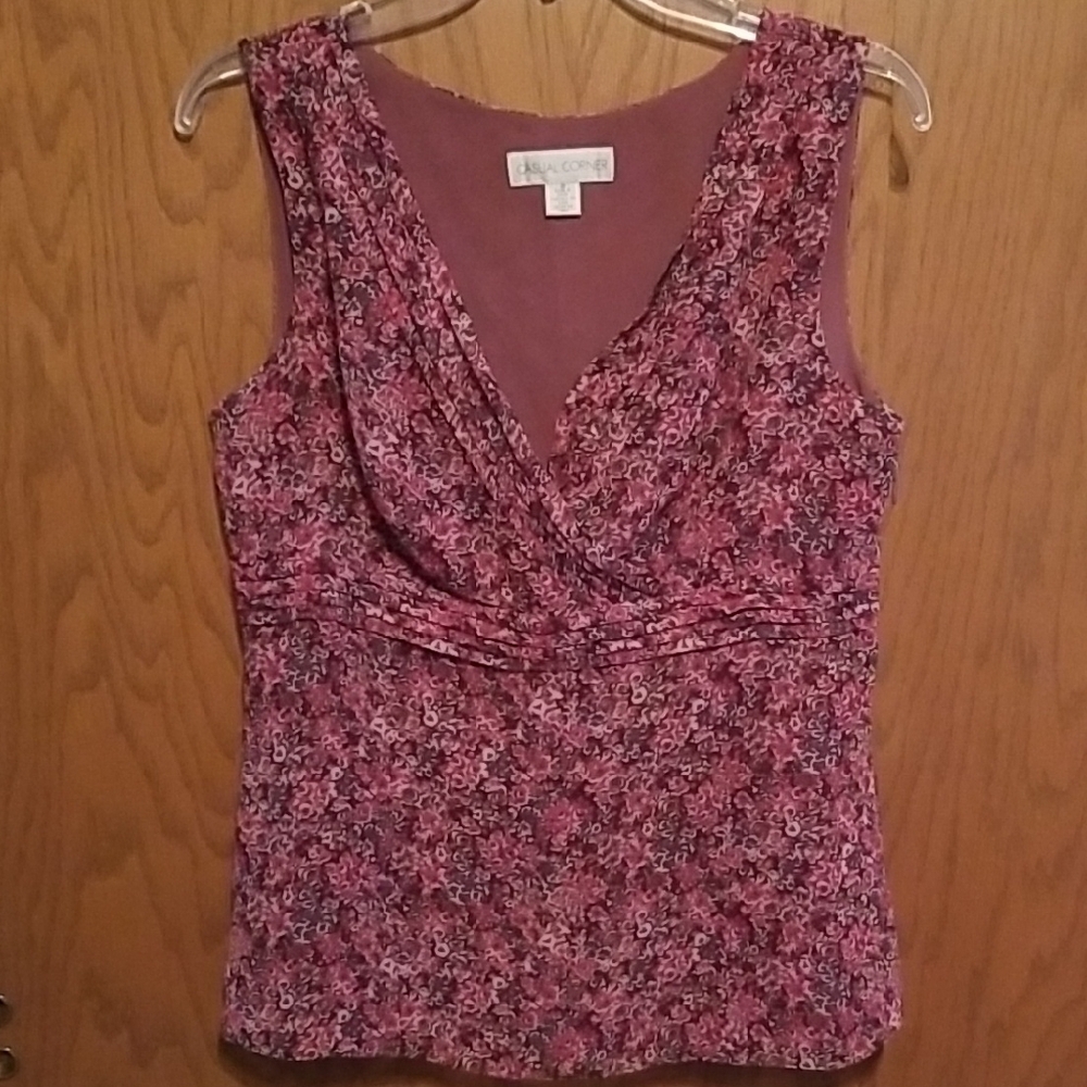 Casual Corner Floral Sleeveless V-Neck Top, Size 10